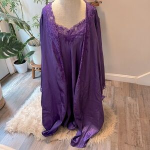 AMOUREUSE Satin Slip And Robe (Size 1X)